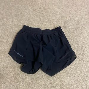 Black lululemon hotty hots